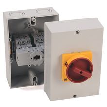 Rockwell Automation IEC Load Switch, IP65 (Thermoplastic) - Base / DIN Rail, OFF-ON 90°, 16A, 3 Poles, Supplied with a Type N Red/Yellow Actuator