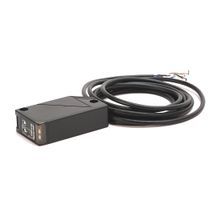 Rockwell Automation PHOTOSWITCH Photoelectric Sensor, 7000 Series, Background Suppression, Visible Red LED, Both Sink (NPN) and Source (PNP), 4-pin DC Micro QD on 152mm (6in) pigtail