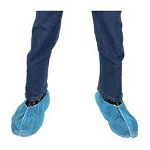 PIP® 3518BNS/XL SBP Light Blue Shoe Cover - Non Skid 30GSM, Fits Most Shoe Sizes, XL, Light Blue, Elastic Closure, Spunbond Polypropylene, Resist: Dry Particulates, Case of 200
